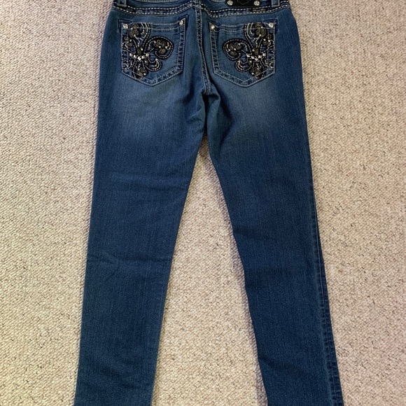 Lady’s Jean - Picture 2 of 3